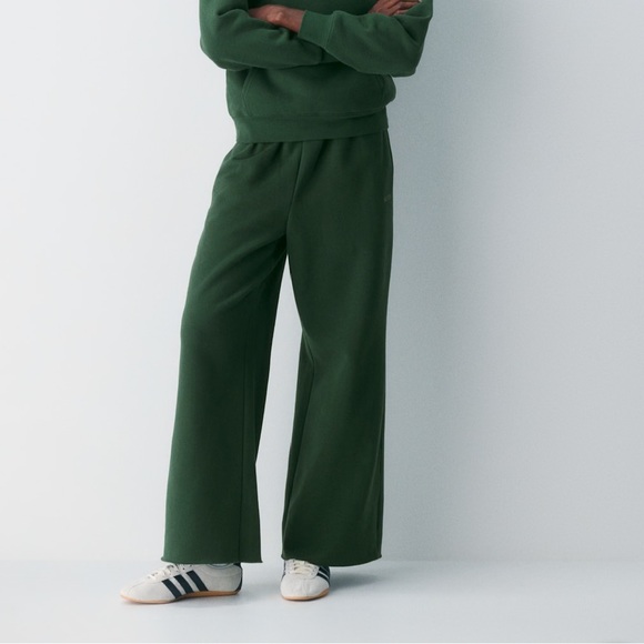 NWOT Aritzia Cozy Sweatfleece Mega Flutter™ Sweatpant XS - Picture 7 of 13